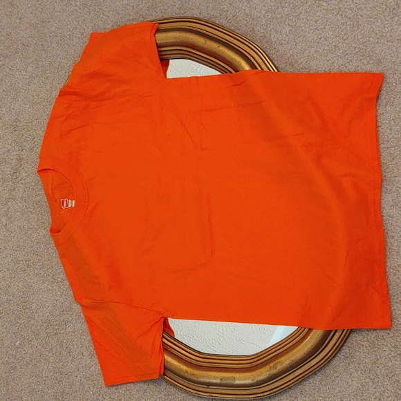 (3 for $6) Bundle of NWOT Hanes Tees Size Small - Picture 5 of 7